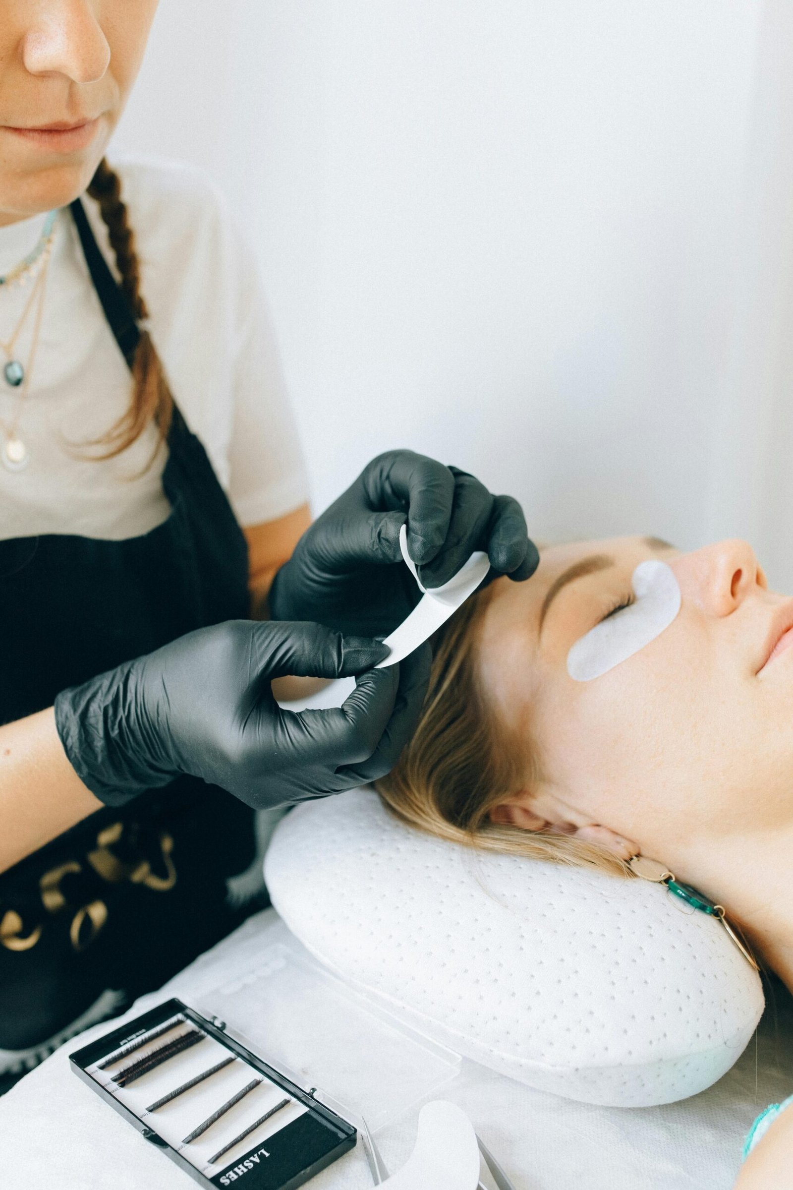 pexels-n-voitkevich-5128230 lash lift pancevo
